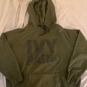 Oversized Ivy Park green kaaki hoodie😍🤑